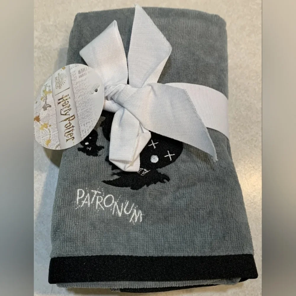 Disney Harry Potter Halloween Set of 2 Grey Hand Towels EXPECTO PATRONUM…